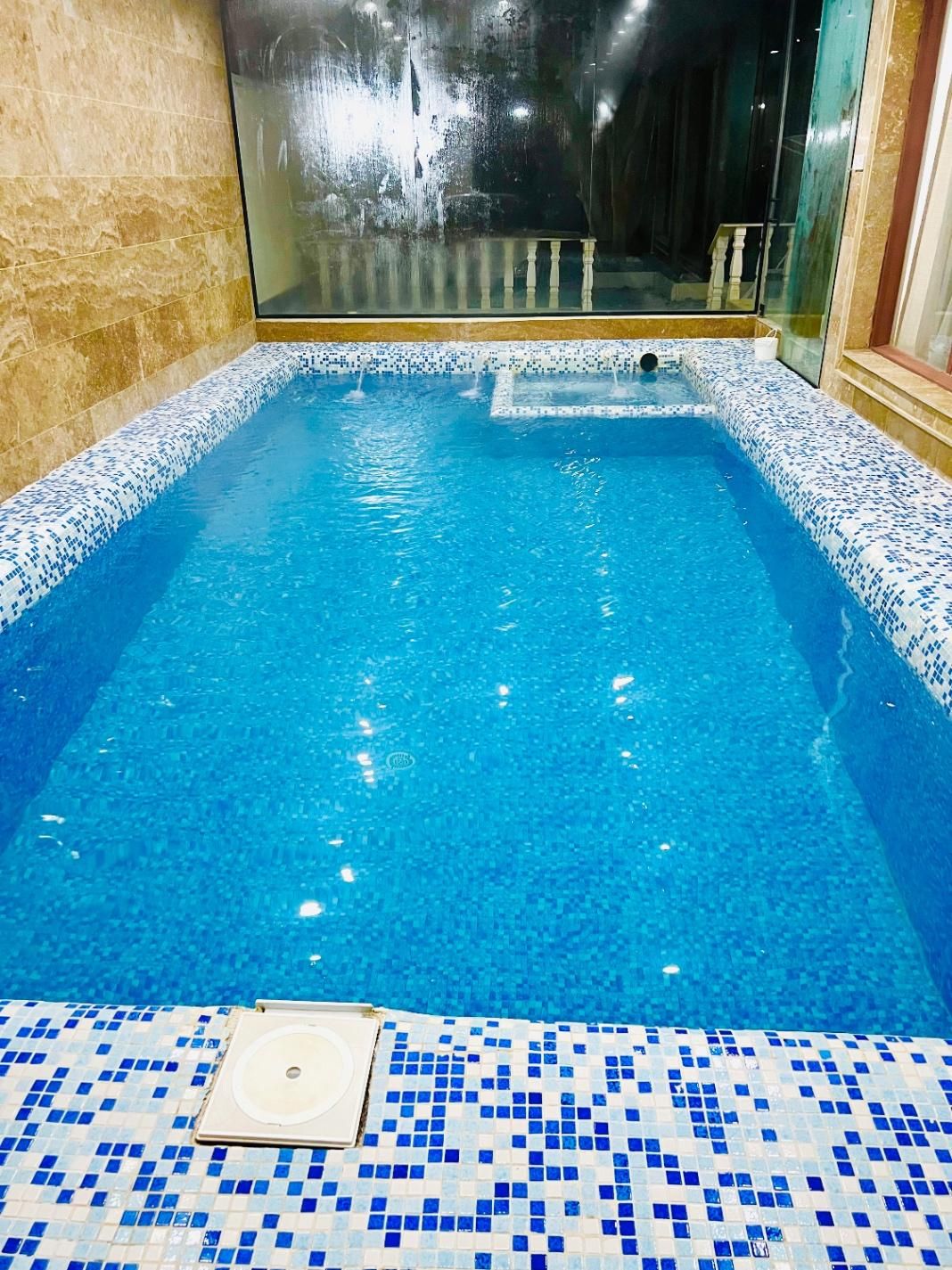 باغ ویلابهترین منطقه درسهیلیه استخر داخل بناآبگرم|اجارهٔ کوتاه‌مدت ویلا و باغ|کرج, کمال‌شهر|دیوار