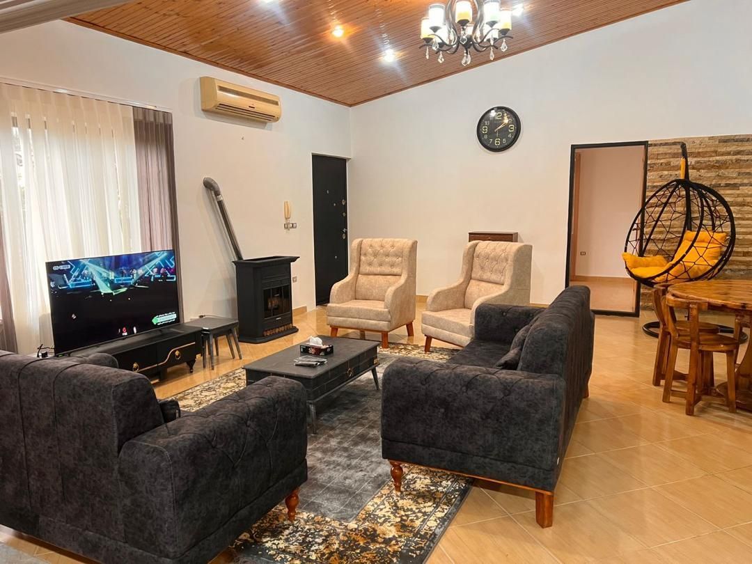 ویلا استخردار دربست|اجارهٔ کوتاهمدت ویلا و باغ|هچیرود, |دیوار