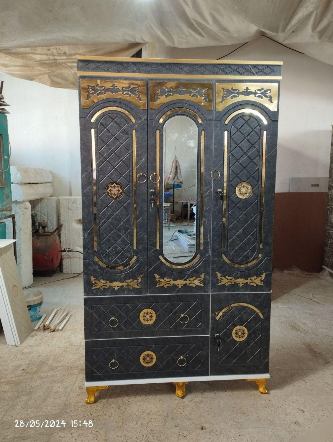 کمد لباس سه درب باکسدار ویترین لحافت|جاکفشی، کمد، دراور|مشهد, خواجه ربیع|دیوار