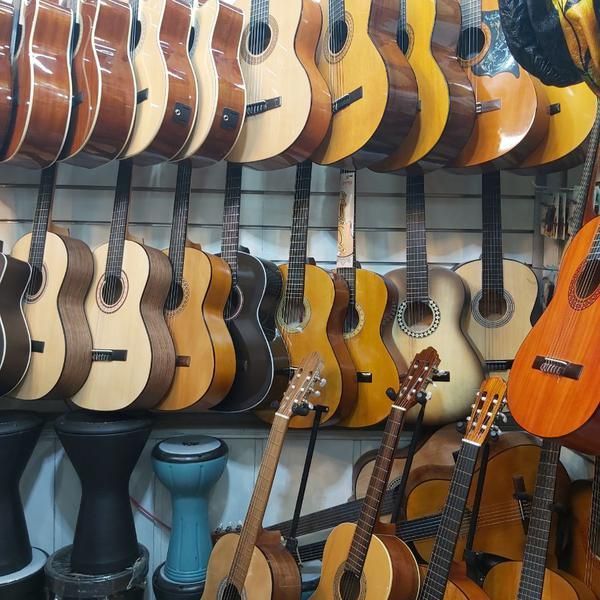 گیتار بنبرگ|گیتار، بیس، امپلیفایر|شوشتر, |دیوار