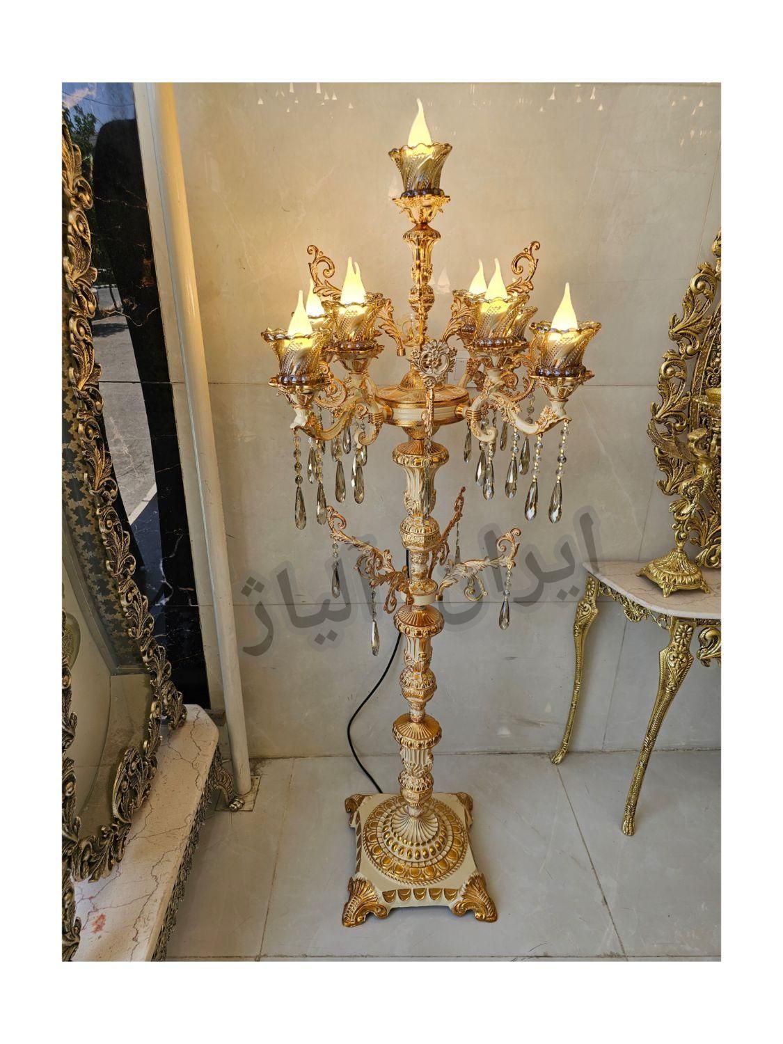 آباژور کنارسالنی چلچراغ|چراغ خواب و آباژور|مشهد, طلاب|دیوار
