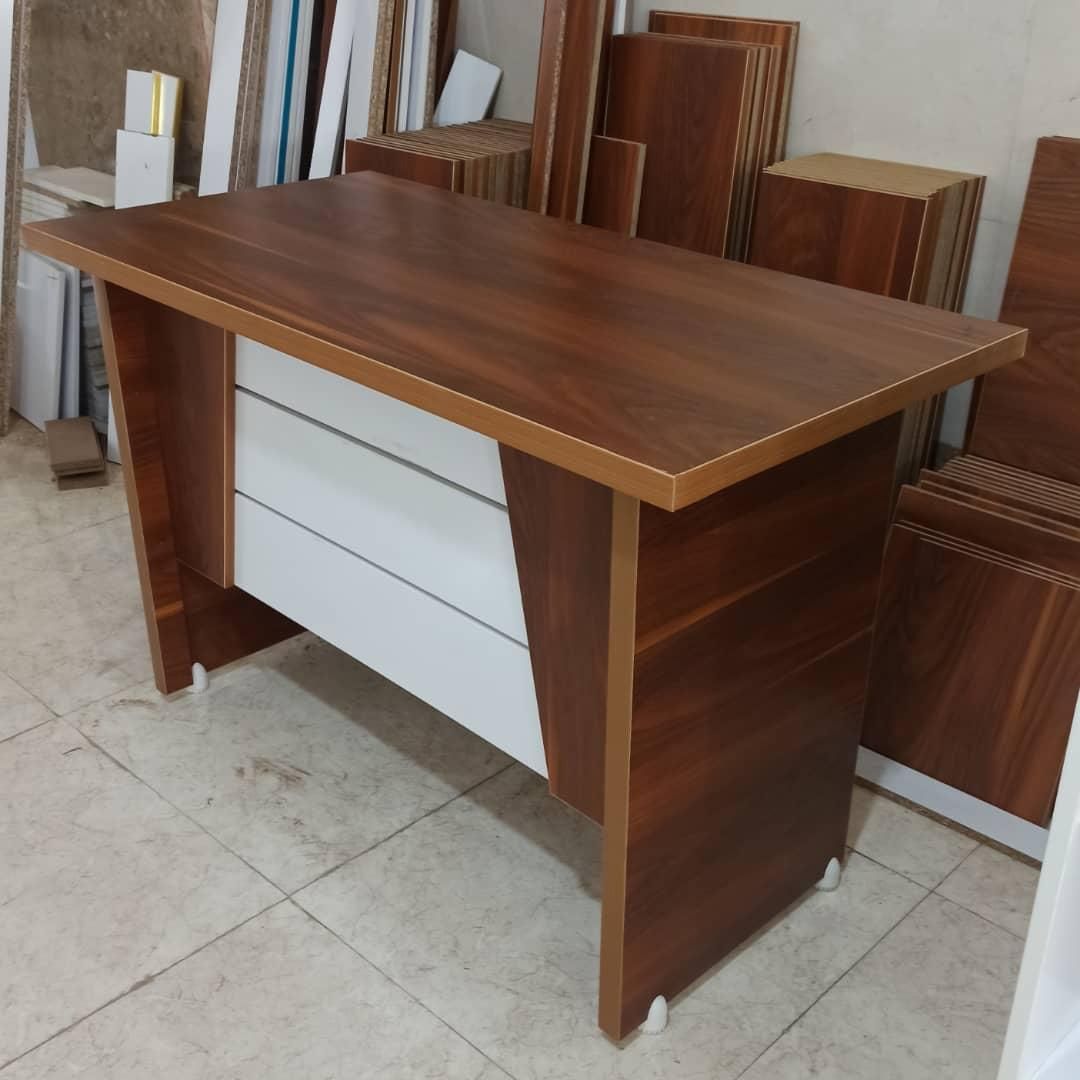 میز ، میز اداری ،میز تحریر کد۱۲۱۴|دفتر کار|تهران, سازمان برنامه شمالی|دیوار