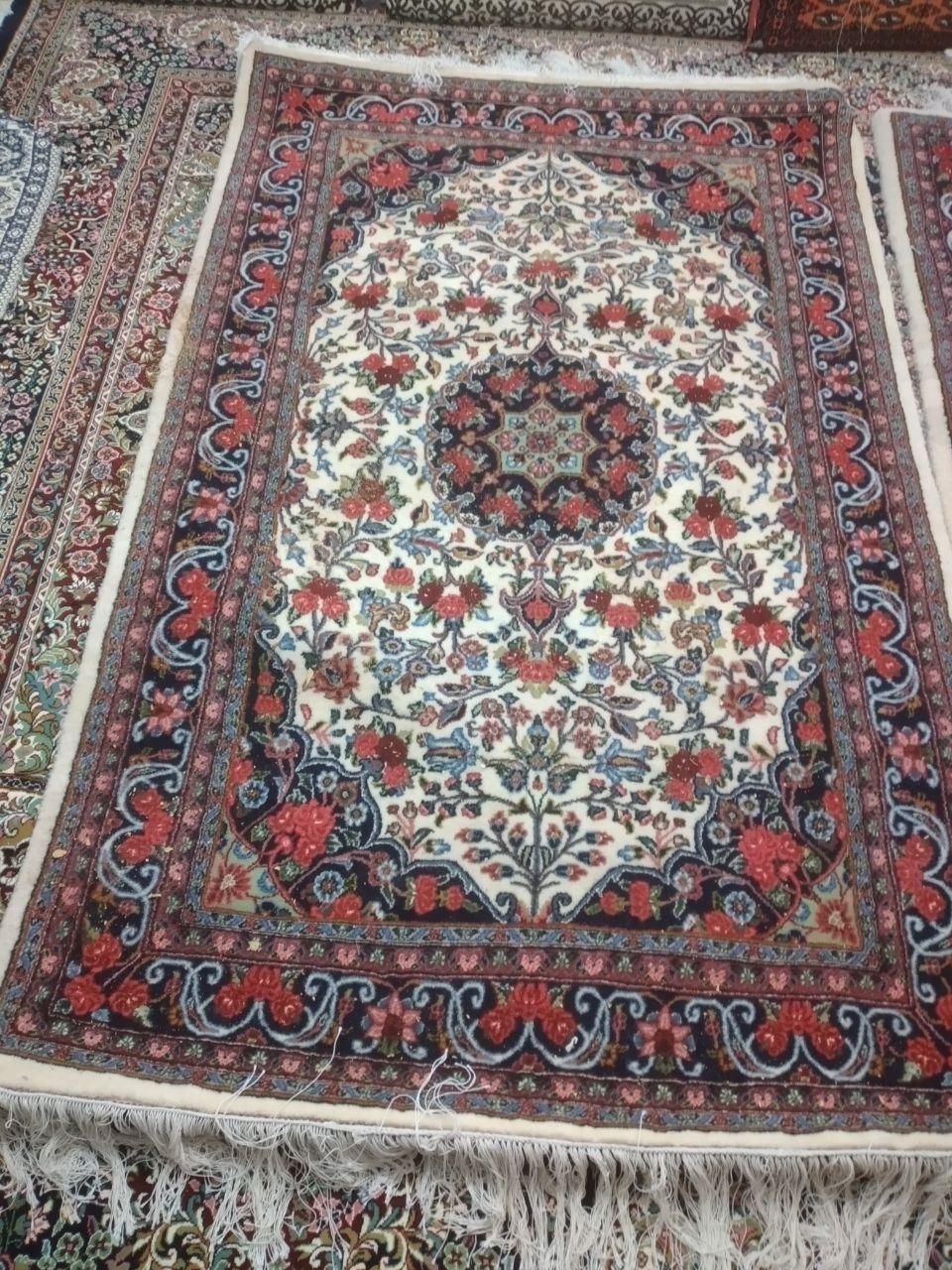فرش دستفاف ۲ تخته شبیه هم|فرش|نهاوند, |دیوار