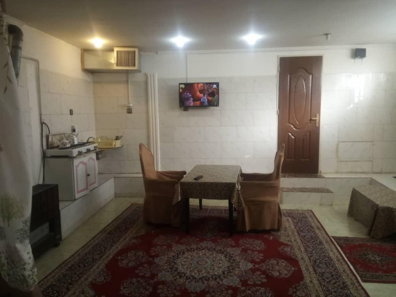 سوییت، اتاق، منزل همکف نزدیک بیمارستان افشار|اجارهٔ کوتاه‌مدت آپارتمان و سوئیت|یزد, |دیوار