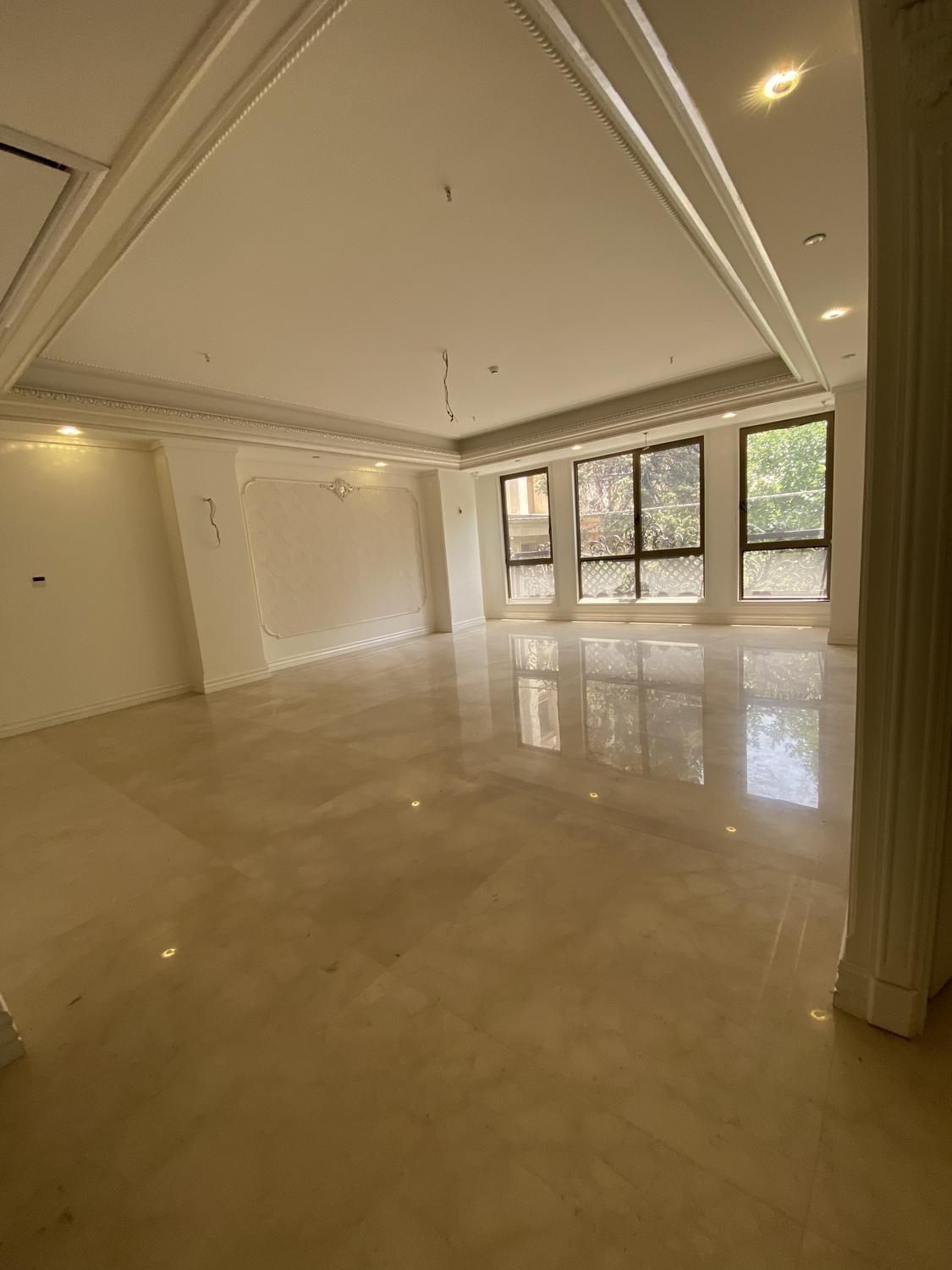 آپارتمان پاسداران/دروس ۲۰۱ متر شاهکار