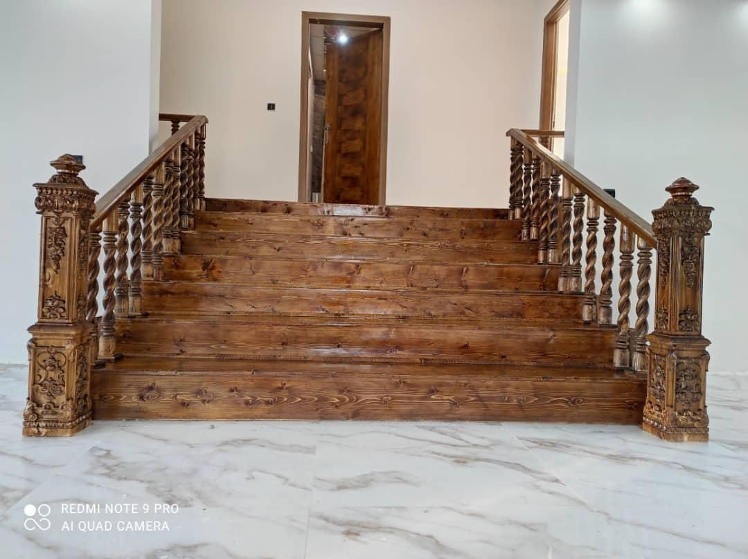 اجرای کف پله و نرده چوبی|خدمات پیشه و مهارت|کرج, کمال‌شهر|دیوار