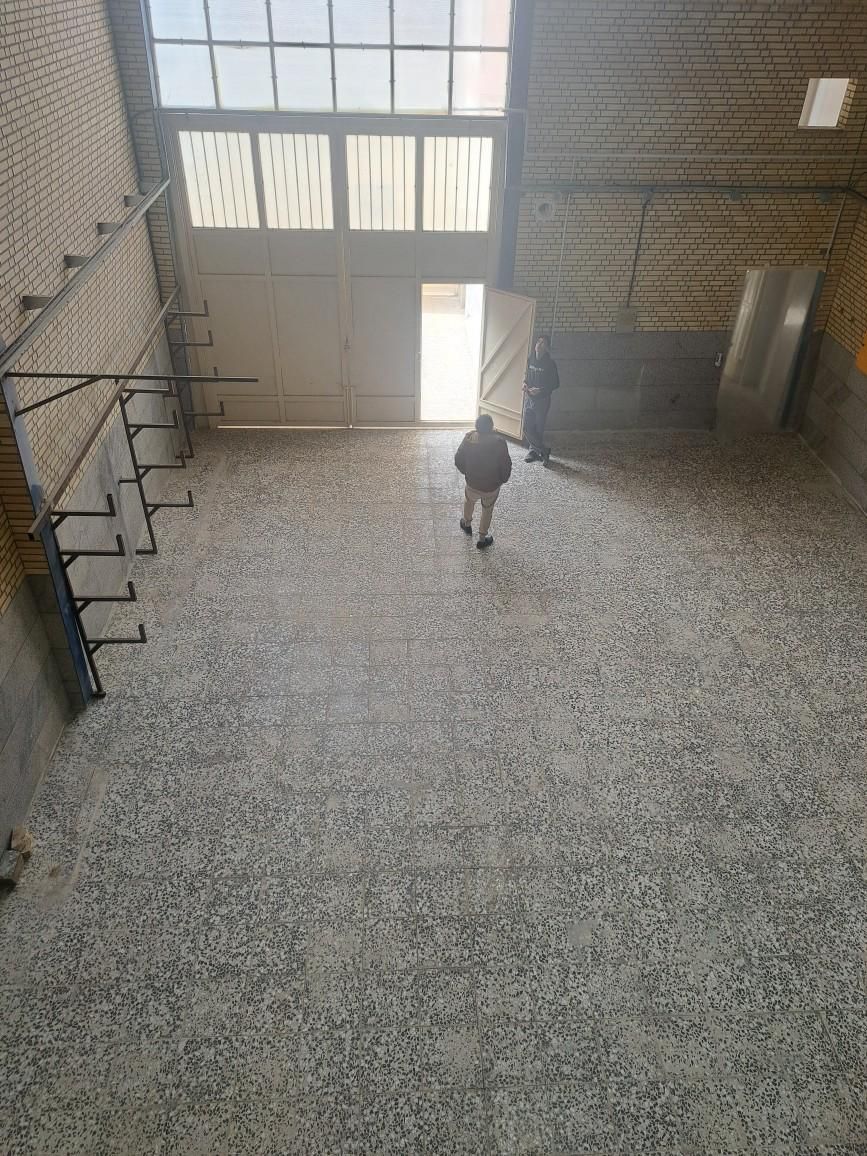سوله جهت اجاره درهمه متراژی بادفتراداری/آب،برق،گاز|اجارهٔ دفتر صنعتی، کشاورزی، تجاری|برخوار, |دیوار