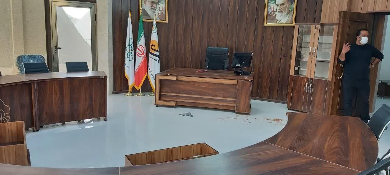 میز کار مدیریتی با ال و کنفرانسی و صندلی LKA مهمان|دفتر کار|مشهد, عامل|دیوار