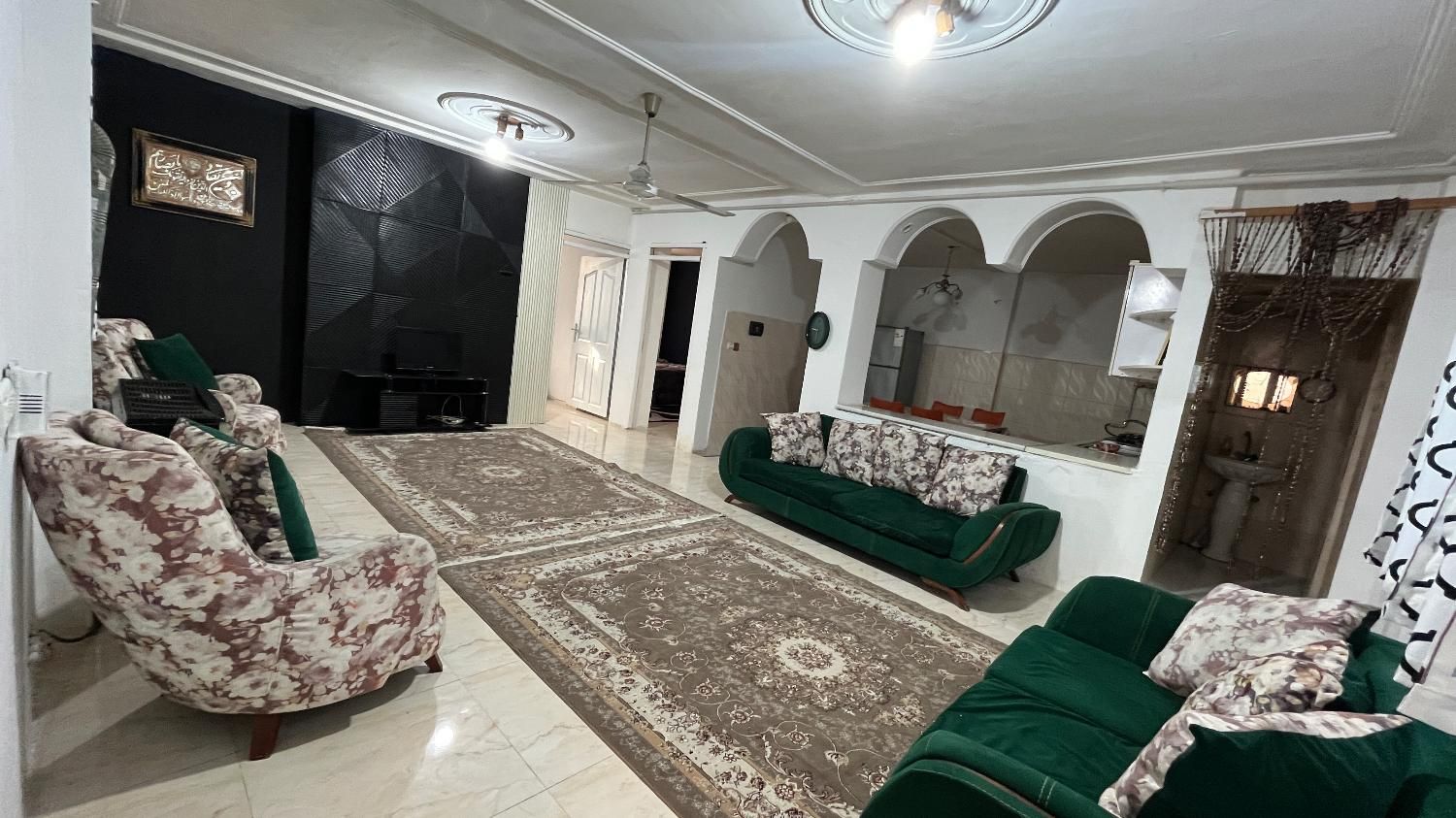 سوییت تمیز بر جاده اصلی(|اجارهٔ کوتاه‌مدت آپارتمان و سوئیت|لاهیجان, لیالستان|دیوار