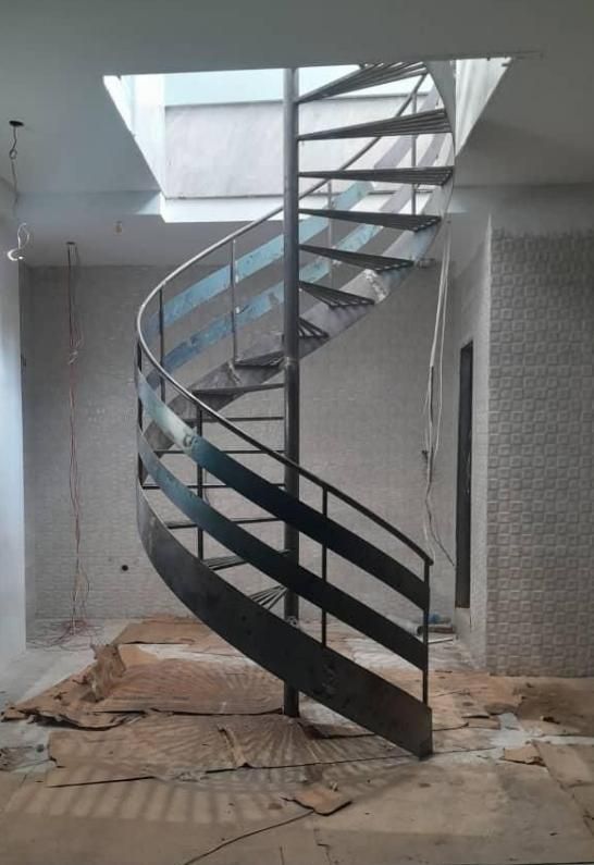 پله گرد۵،پله صاف۵،پله گردون۵،پله پیچ۵،پله اهنی۵|مصالح و تجهیزات ساختمان|کرج, کمال‌شهر|دیوار