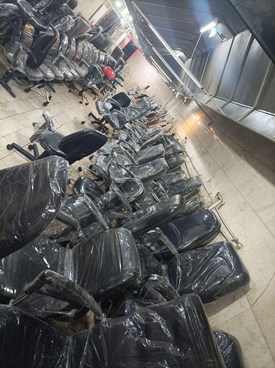 (صندلی اداری جکدار و پیچی)|صندلی و نیمکت|مشهد, طلاب|دیوار