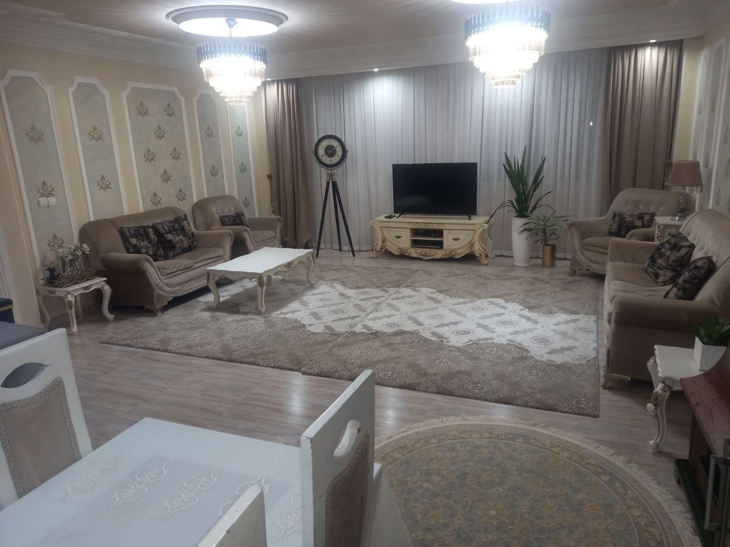 سوئیت آپارتمان/ ویلای جنگلی/ ویلا ساحلی/ استخردار|اجارهٔ کوتاه‌مدت آپارتمان و سوئیت|آستارا, |دیوار