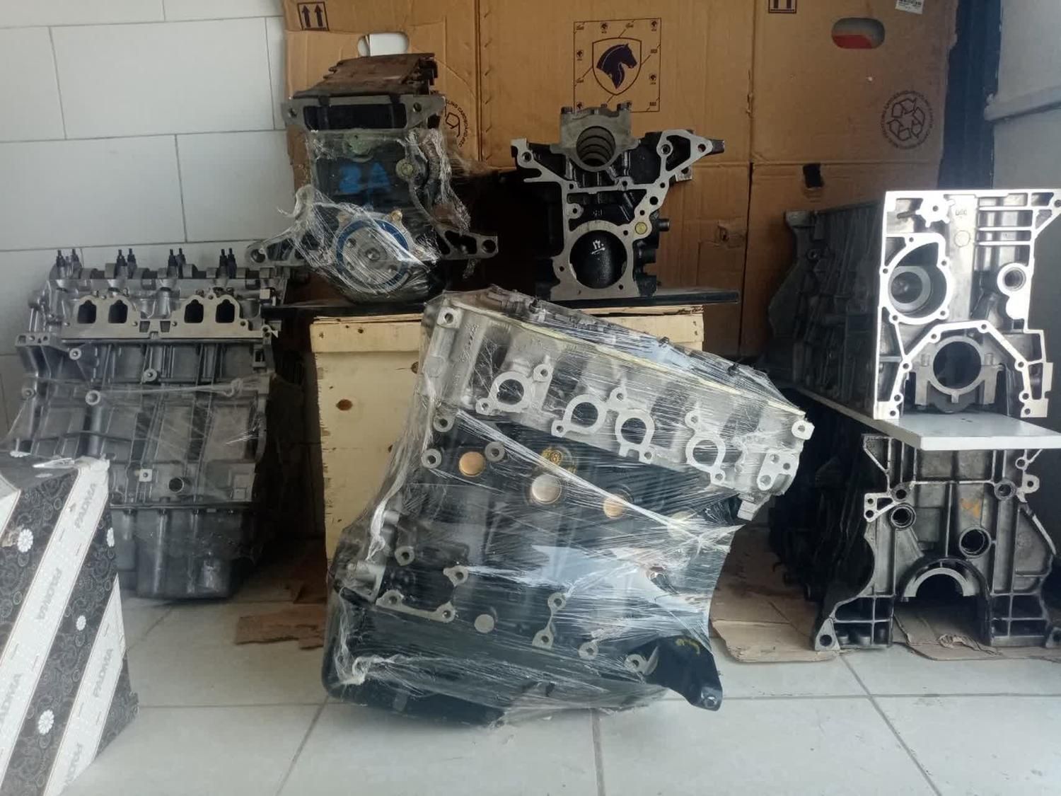 نیم موتور و موتور کامل پراید کاربراتور و انژکتور|قطعات یدکی و لوازم جانبی|شیراز, جوادیه|دیوار