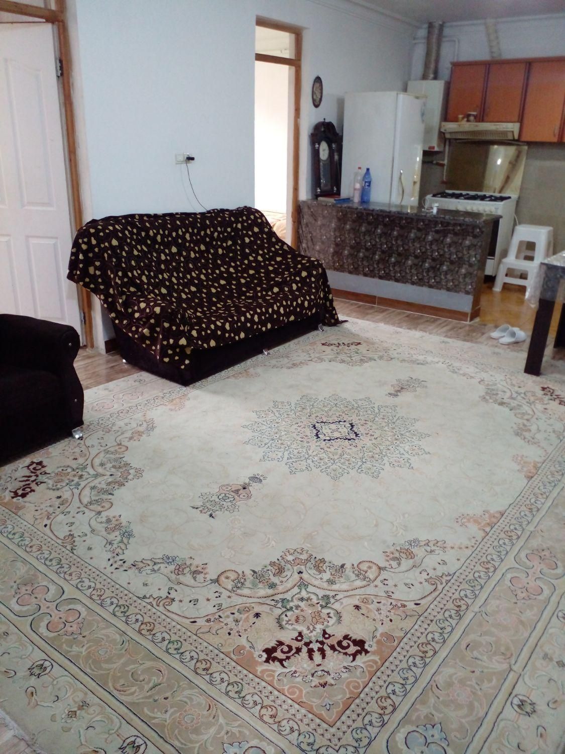 اجاره سویت با پارکینگ و دو خواب از۸۰۰ هزار|اجارهٔ کوتاه‌مدت آپارتمان و سوئیت|رشت, شهرک صبا|دیوار