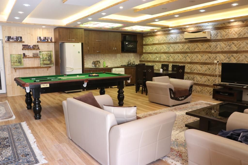 استخردار حرفه ای با بیلیارد|اجارهٔ کوتاهمدت ویلا و باغ|رشت, گلسار|دیوار