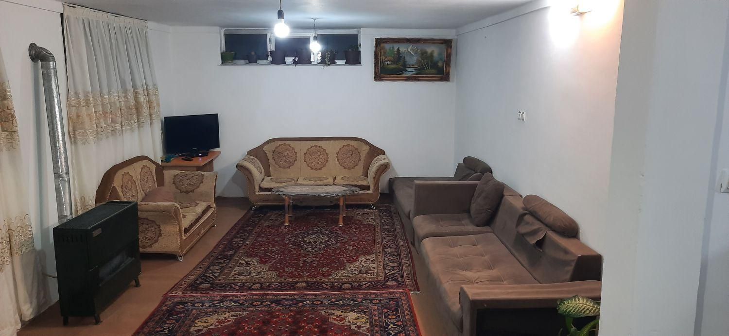 یک واحد ۸۰ متری مستقل با دو پارکینگ با حیاط ۸۰متری|اجارهٔ کوتاه‌مدت آپارتمان و سوئیت|اردبیل, |دیوار