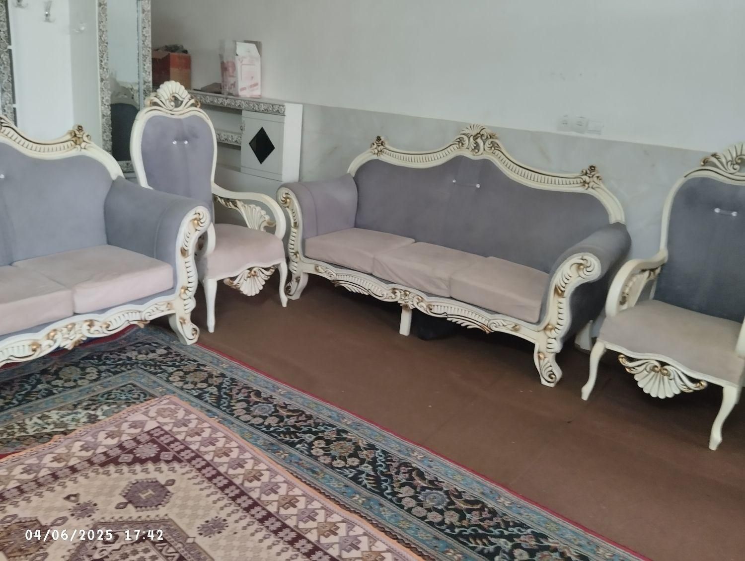 مبل ۷نفره  یکسال استفاده نشده  به علت کمبود جا|مبلمان خانگی و میز عسلی|مشهد, سیس‌آباد|دیوار