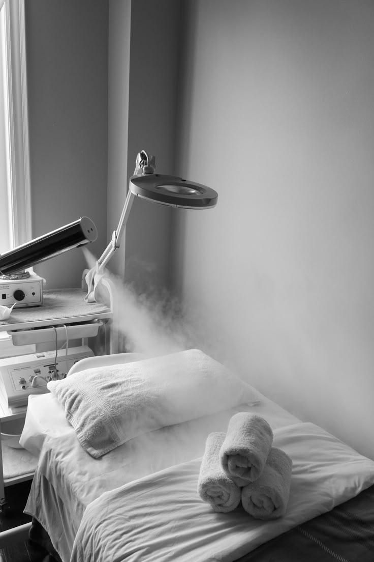 اجاره لاین پاکسازی پوست همراه با کمد اختصاصی|اجارهٔ دفتر کار، اتاق اداری، مطب|نیشابور, دارایی|دیوار