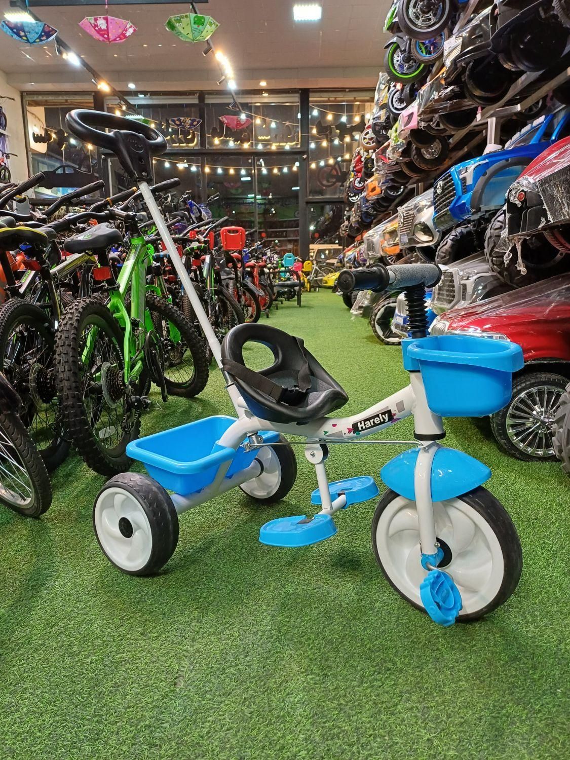 سه چرخه هارلی پدالی فرمان هدایتی سبددار/سیسمونی|اسباب‌بازی بچه|مشهد, توس (بلوار توس)|دیوار