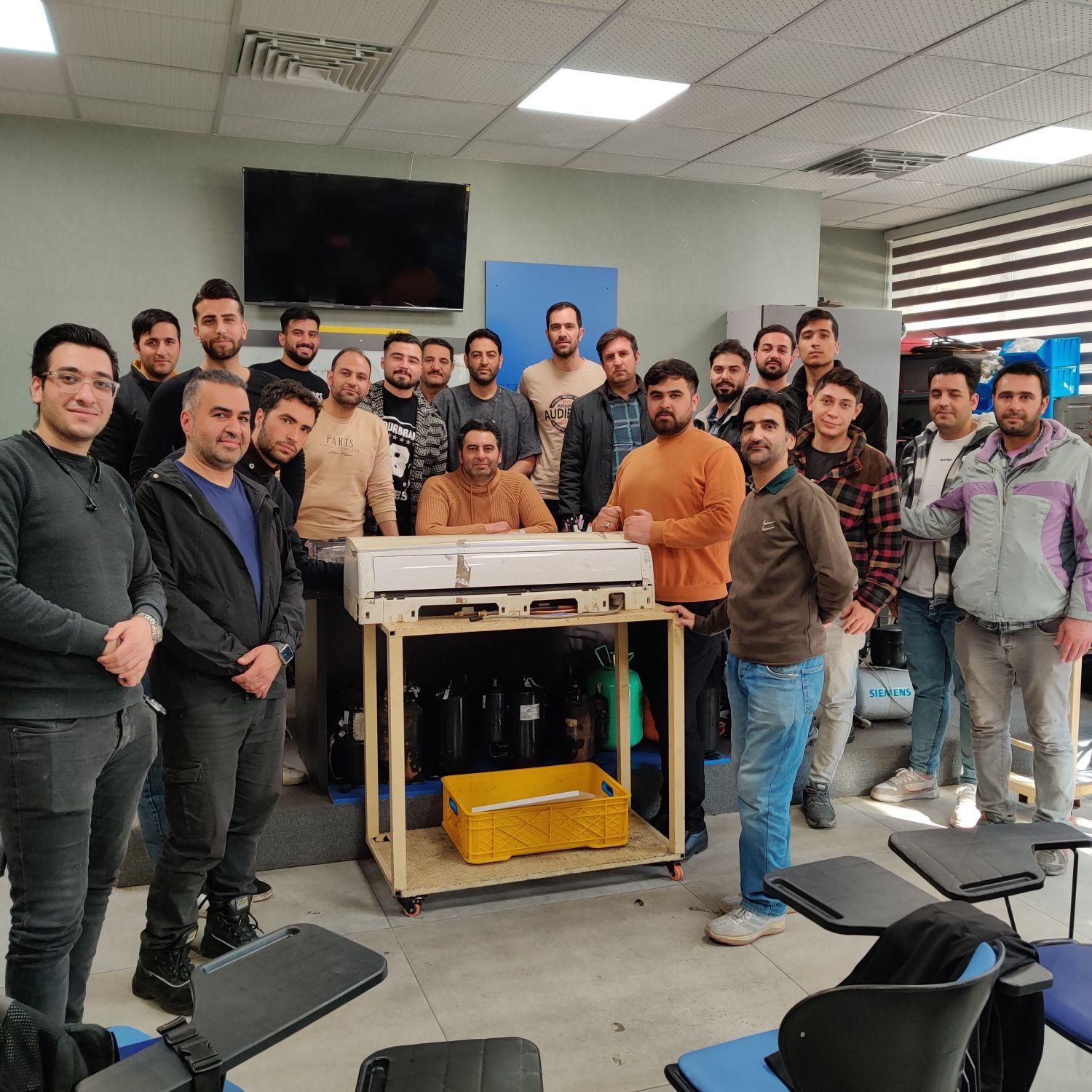 آموزش کولرگازی پکیج دیواری داکت اسپلیت لوله کشی|خدمات آموزشی|تهران, فلسطین (میدان انقلاب)|دیوار