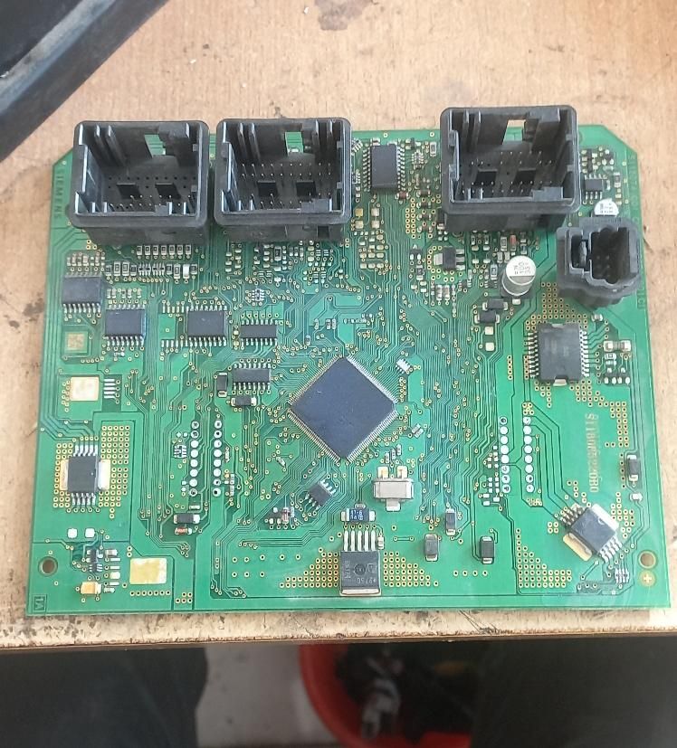 تعمیر ایسیو ecu خودرو دیاگ کامپیوتر خودرو با ضمانت|خدمات موتور و ماشین|اصفهان, لاله|دیوار