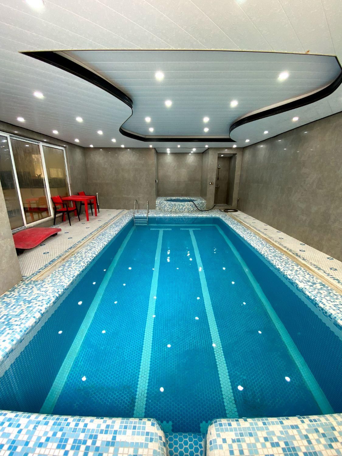 ۴ خواب استخروجکوزی با ویوی دریا (مستقیم از مالک)|اجارهٔ کوتاه‌مدت ویلا و باغ|سرخرود, |دیوار