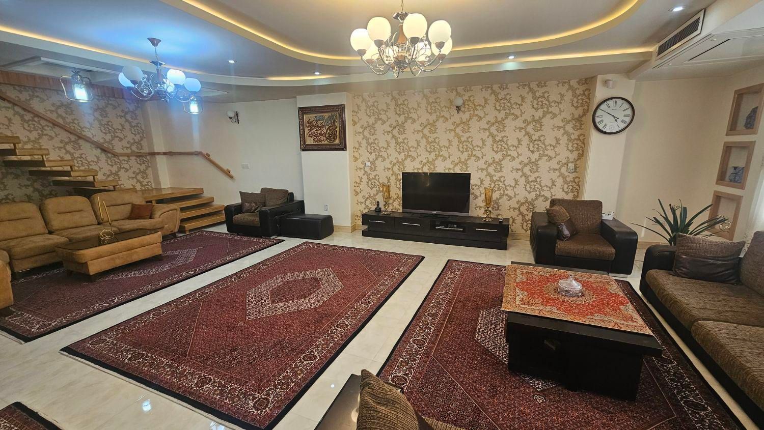 ویلایی تریبلکس ۳۵۰ متری استخر اسانسور دار|فروش خانه و ویلا|ابهر, |دیوار