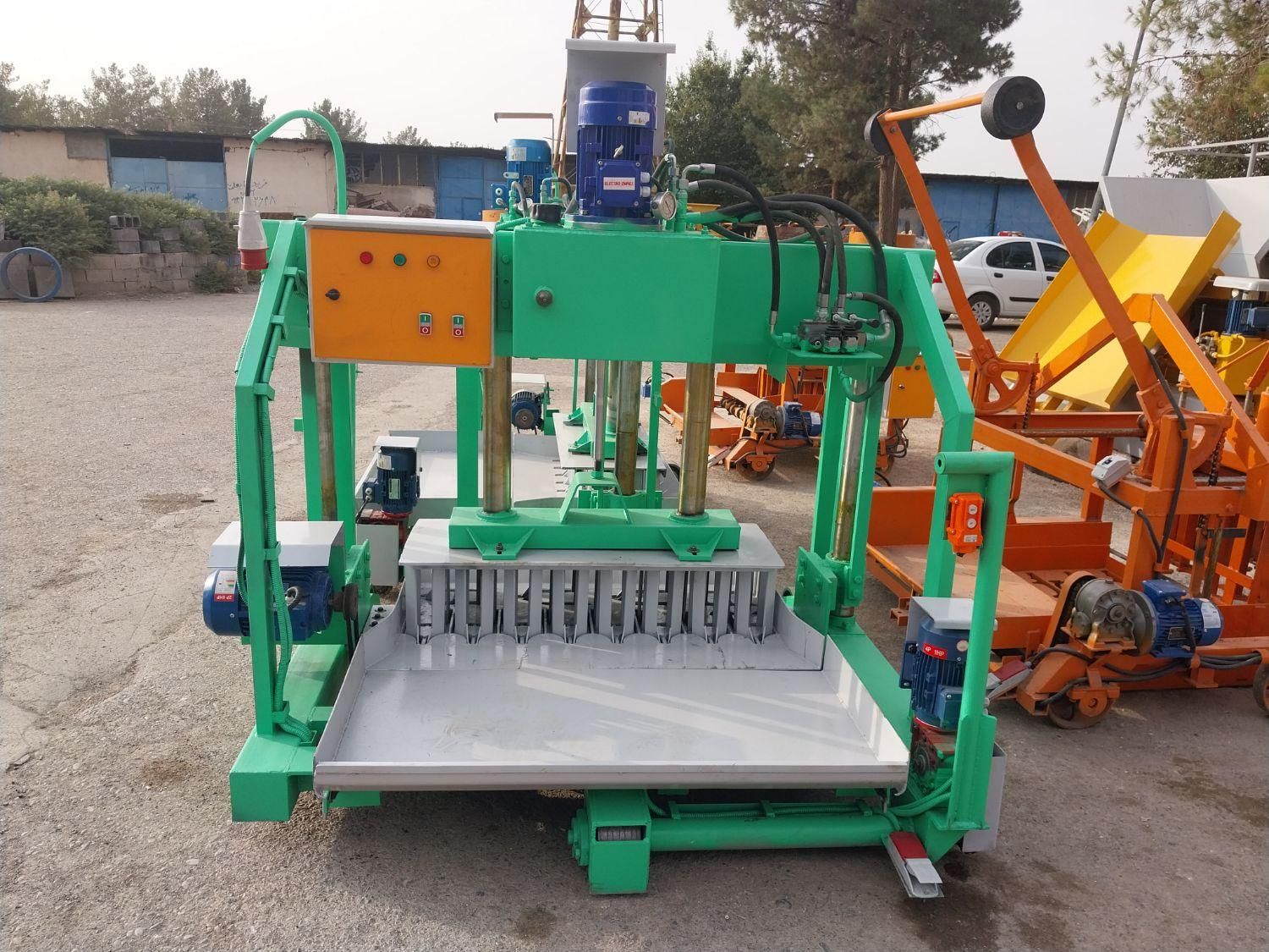 حرکت دستگاه باهیدروپمپ بلوک زن|ماشینآلات صنعتی|بروجرد, |دیوار