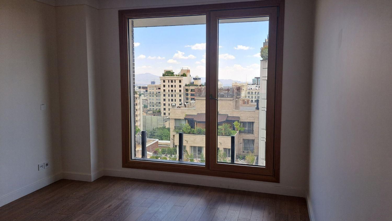 ۳۱۰ متر ۳ خوابه مدرن تراس بزرگ ویو ابدی ولنجک