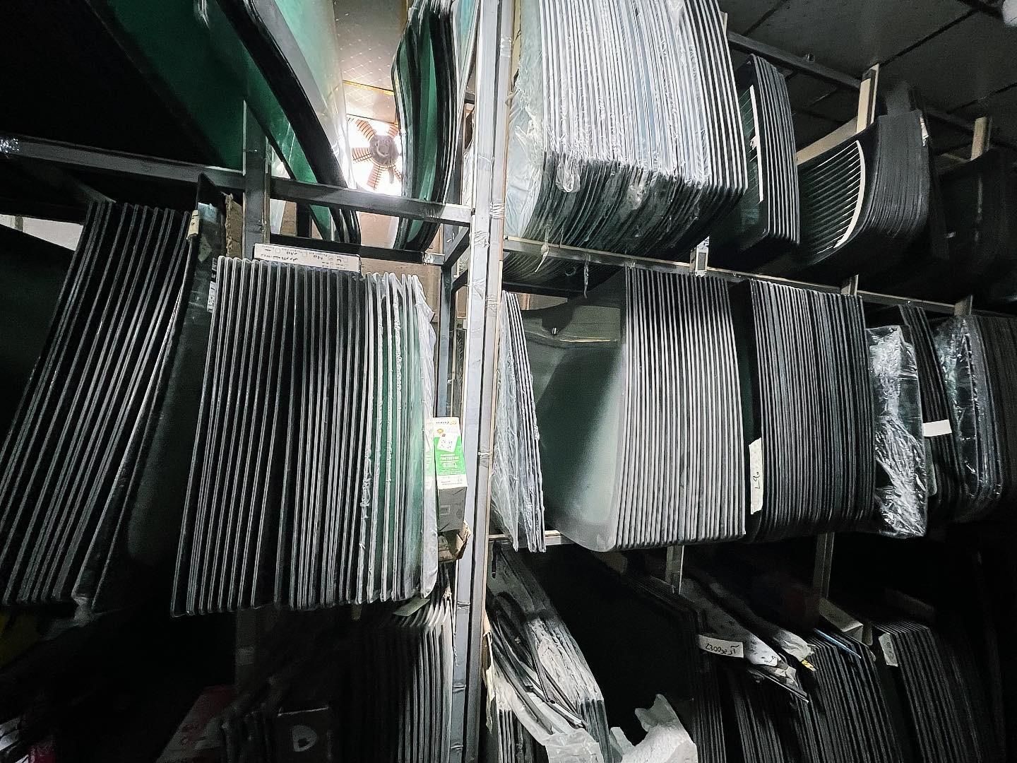 شیشه درب عقب ۲۰۰۸ ۴۰۷ sd لندمارک پژو پیکاپ جلو|قطعات یدکی و لوازم جانبی|تهران, یاخجی آباد|دیوار