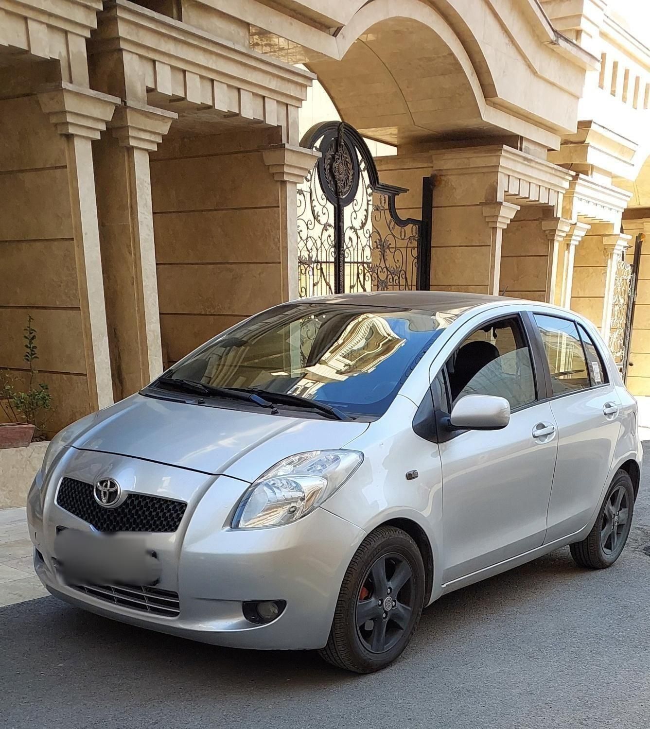 تویوتا یاریس هاچبک 1300cc، مدل ۲۰۰۸|خودرو سواری و وانت|تهران, سعادت‌آباد|دیوار