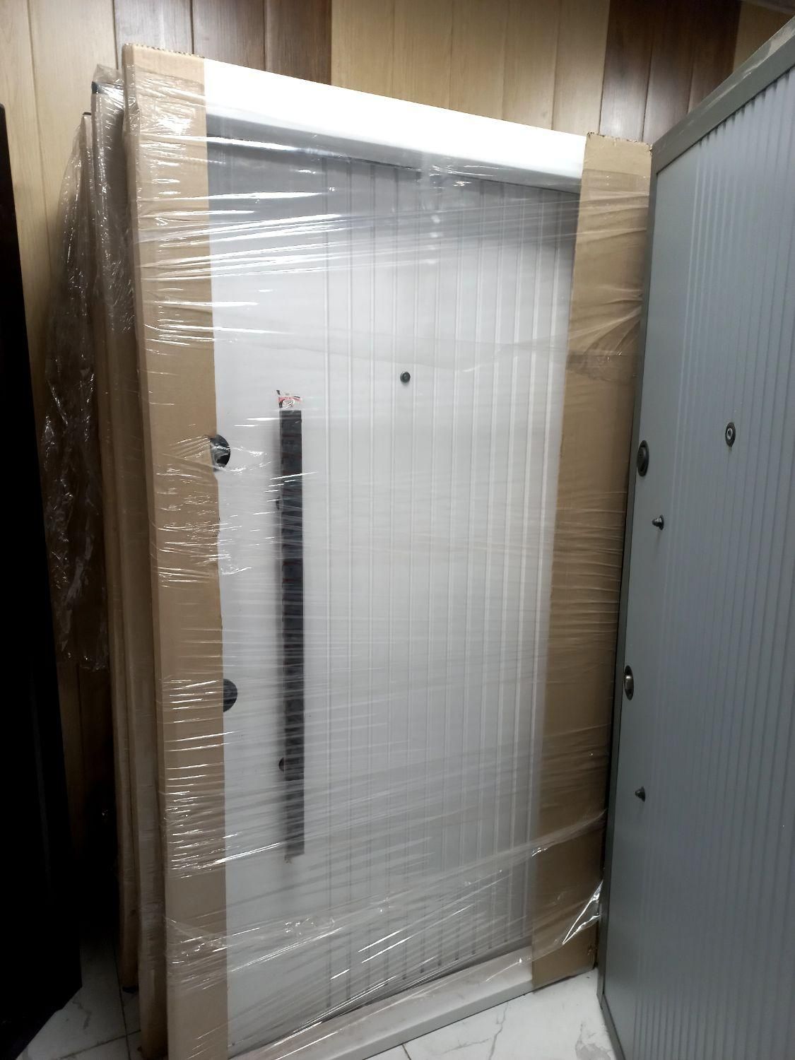 درب ضد سرقت مدل۱۵۶ اف زد در ضدسرقت مدل خط عمودی|مصالح و تجهیزات ساختمان|کرج, خرمدشت|دیوار