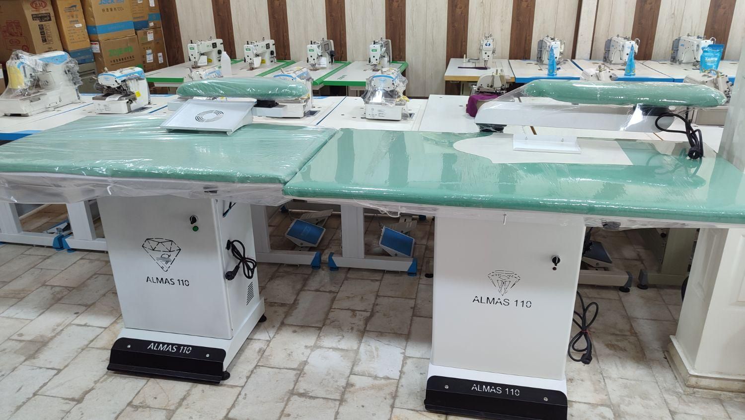 چرخ خیاطی و میز مکش الماس|چرخ خیاطی و ریسندگی|اصفهان, خواجه عمید|دیوار