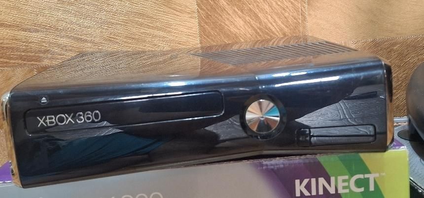 فروشنده  XBOX 360 . ایکس باکس .|کنسول، بازی ویدئویی و آنلاین|تهران, سازمان آب|دیوار