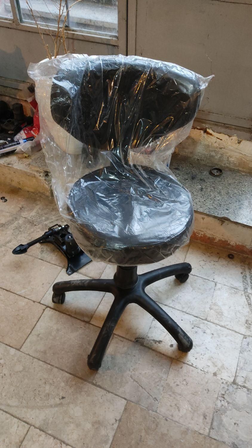 صندلی تابوره، آرایشگاه، ارایشگاهی|آرایشگاه و سالن‌های زیبایی|مشهد, طلاب|دیوار