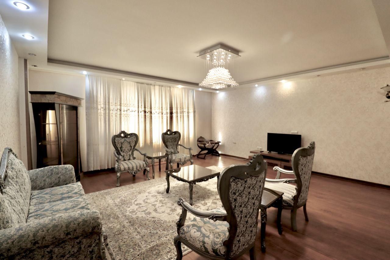 آپارتمان مبله نورگیر و دلباز/ کف پارکت/ فول|اجارهٔ کوتاهمدت آپارتمان و سوئیت|شیراز, تاچارا|دیوار