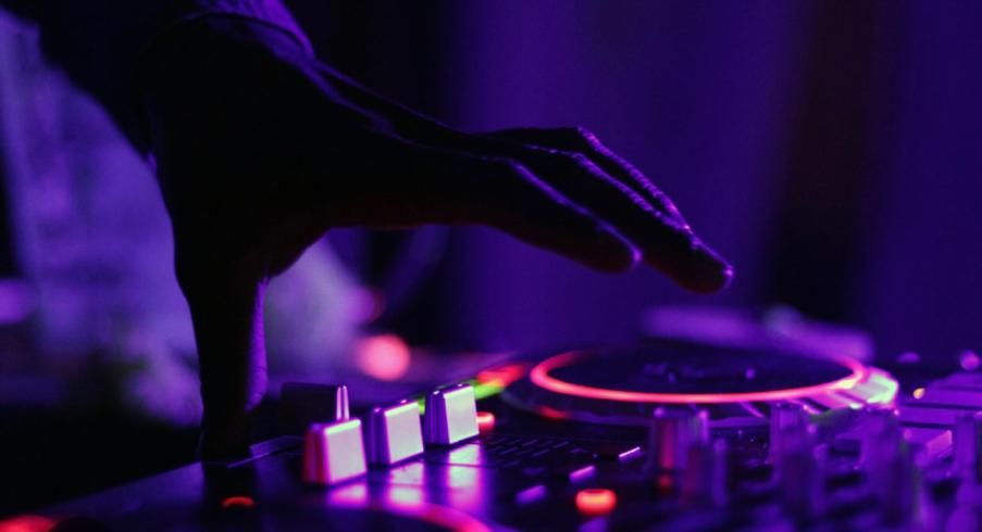 دیجی دی جی Dj حرفه ای مراسم تخفیف ویژه|خدمات پذیرایی، مراسم|شیراز, زند|دیوار