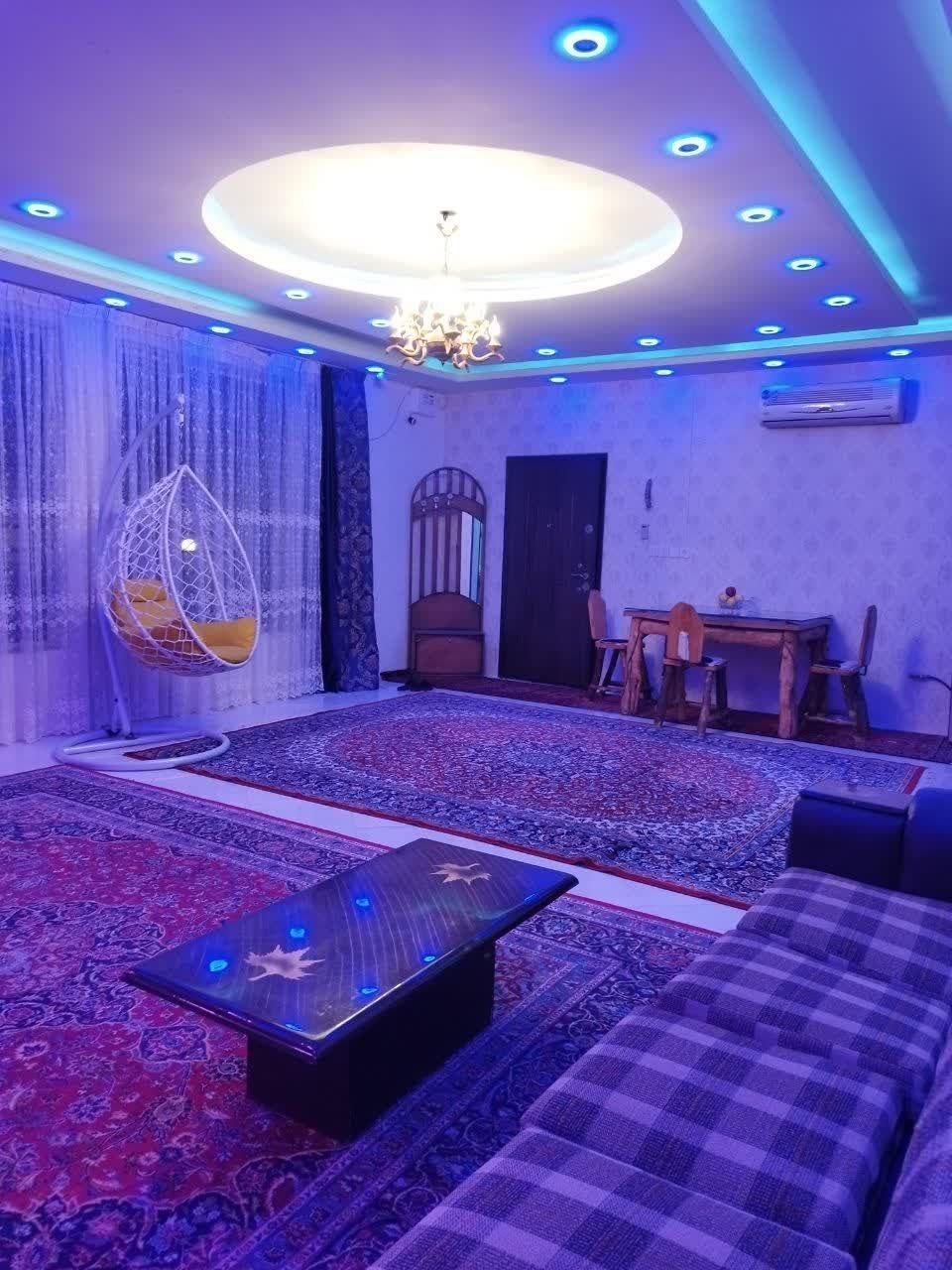 اجاره باغ ویلا روزانه و کوتاه مدت با استخر اب گرم|اجارهٔ کوتاه‌مدت ویلا و باغ|اسلام‌شهر, |دیوار