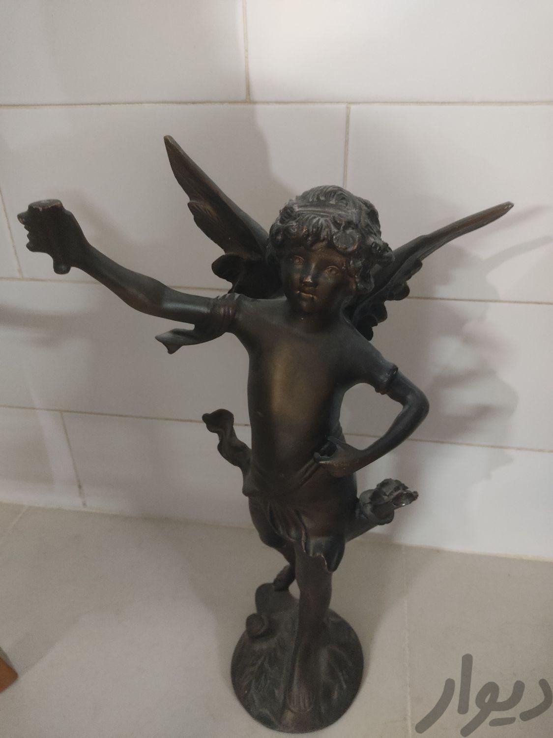 مجسمه آباژر برنزی فرشته|اشیای عتیقه|یزد, |دیوار