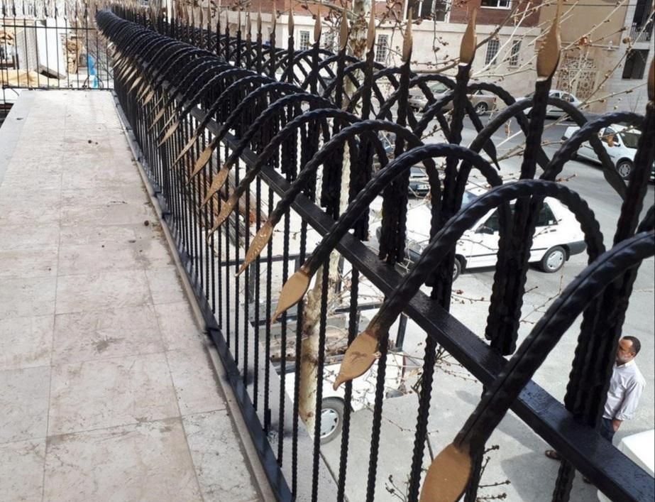 نرده حفاظ روی دیواری سرنیزه ای آبشاری|مصالح و تجهیزات ساختمان|ری, صالحآباد شرقی|دیوار