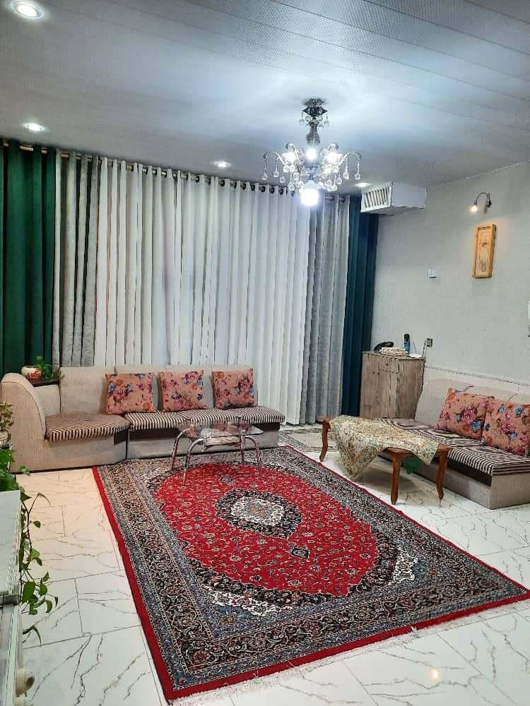 خانه دربستی ویلایی مرکز شهر|اجارهٔ کوتاه‌مدت آپارتمان و سوئیت|اصفهان, سنبلستان|دیوار
