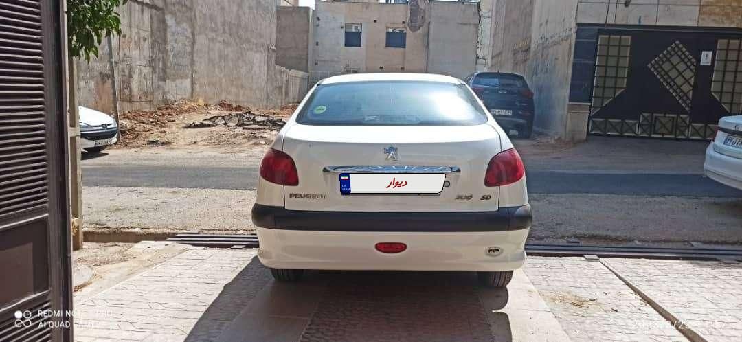 پژو 206 SD V8، مدل ۱۳۹۹ و رانا پانوراما مدل ۱۴۰۰|خودرو سواری و وانت|شیراز, شهرک آرین|دیوار
