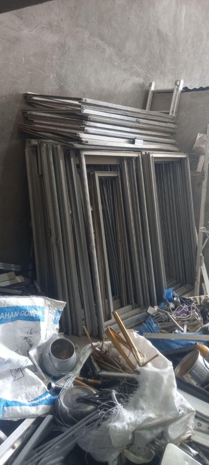 خرید ضایعات فلزی اهن آلومینیوم درپنجره کابینت وغیر|عمدهفروشی|مشهد, عبادی|دیوار