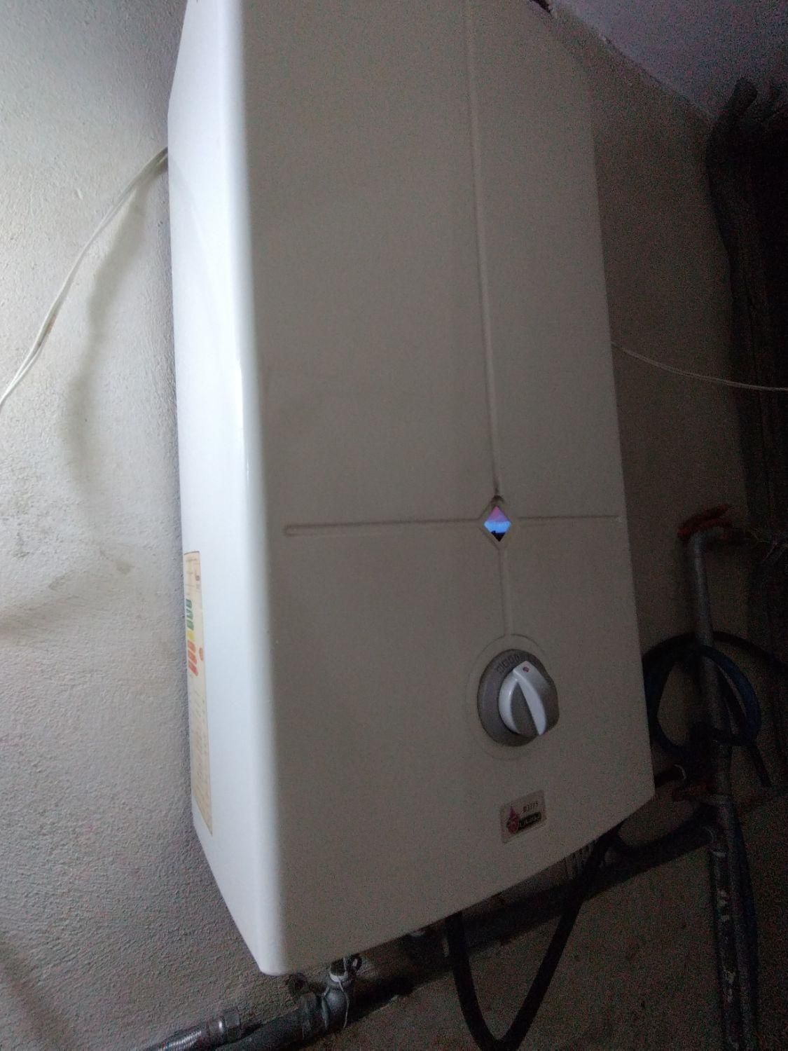 تعمیر و سرویس انواعِ آبگرمکن دیواری|خدمات پیشه و مهارت|اسلام‌شهر, |دیوار