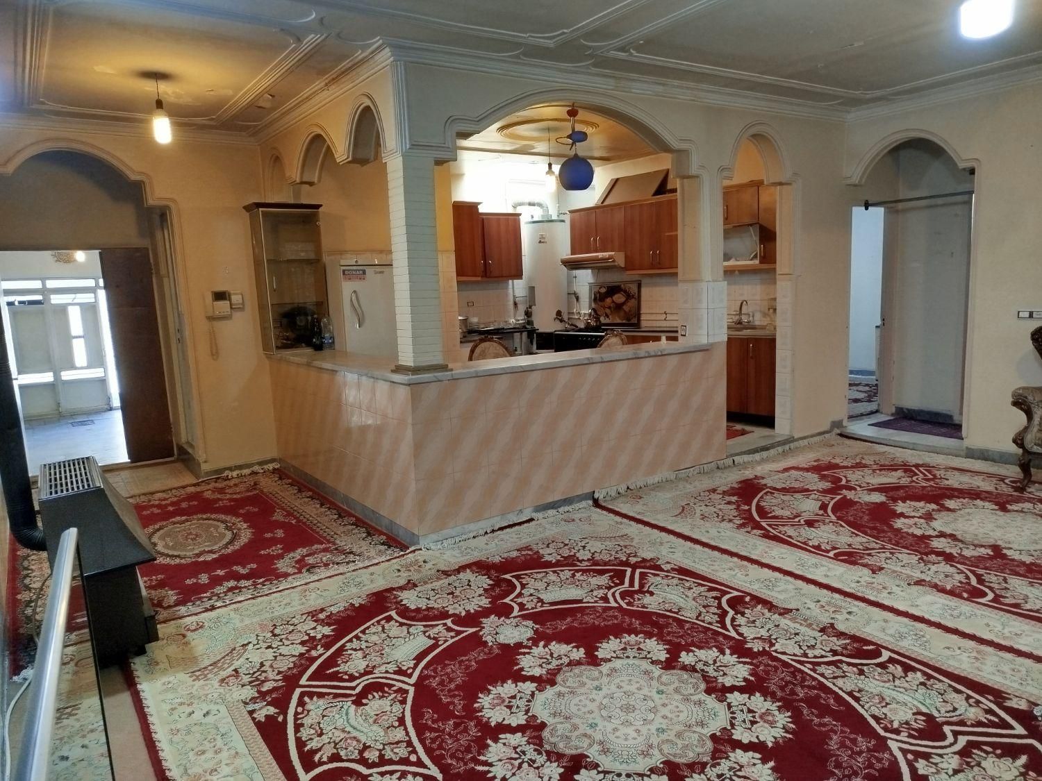 منزل سوییت دربست حیاطدار پارکینگ 4عدد 210متر|اجارهٔ کوتاه‌مدت آپارتمان و سوئیت|همدان, |دیوار