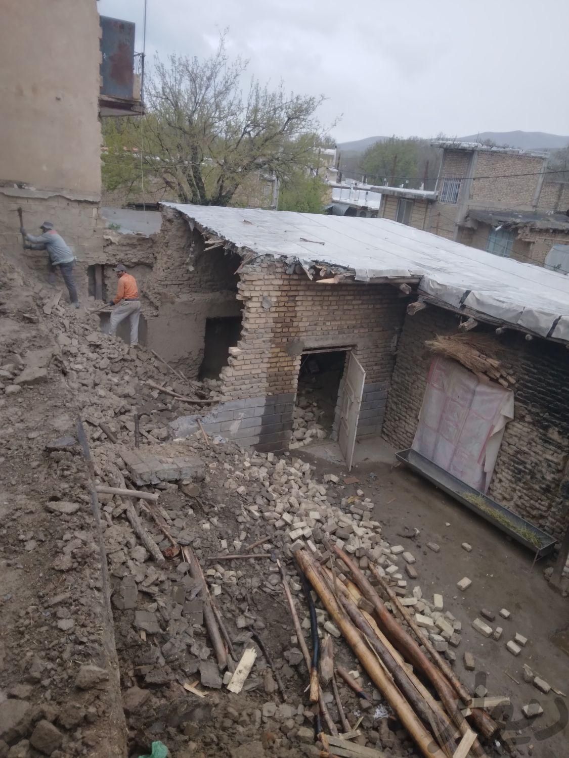 تخریب ساختمان با کارگران ماهر