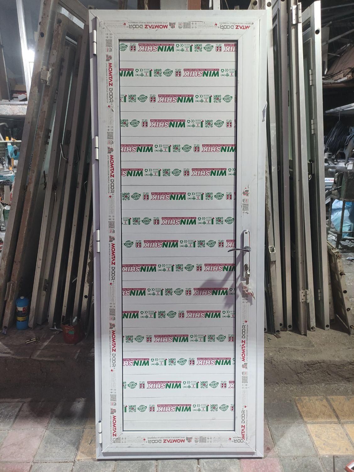 درب و پنجره سرویس پی وی سی|مصالح و تجهیزات ساختمان|رفسنجان, |دیوار