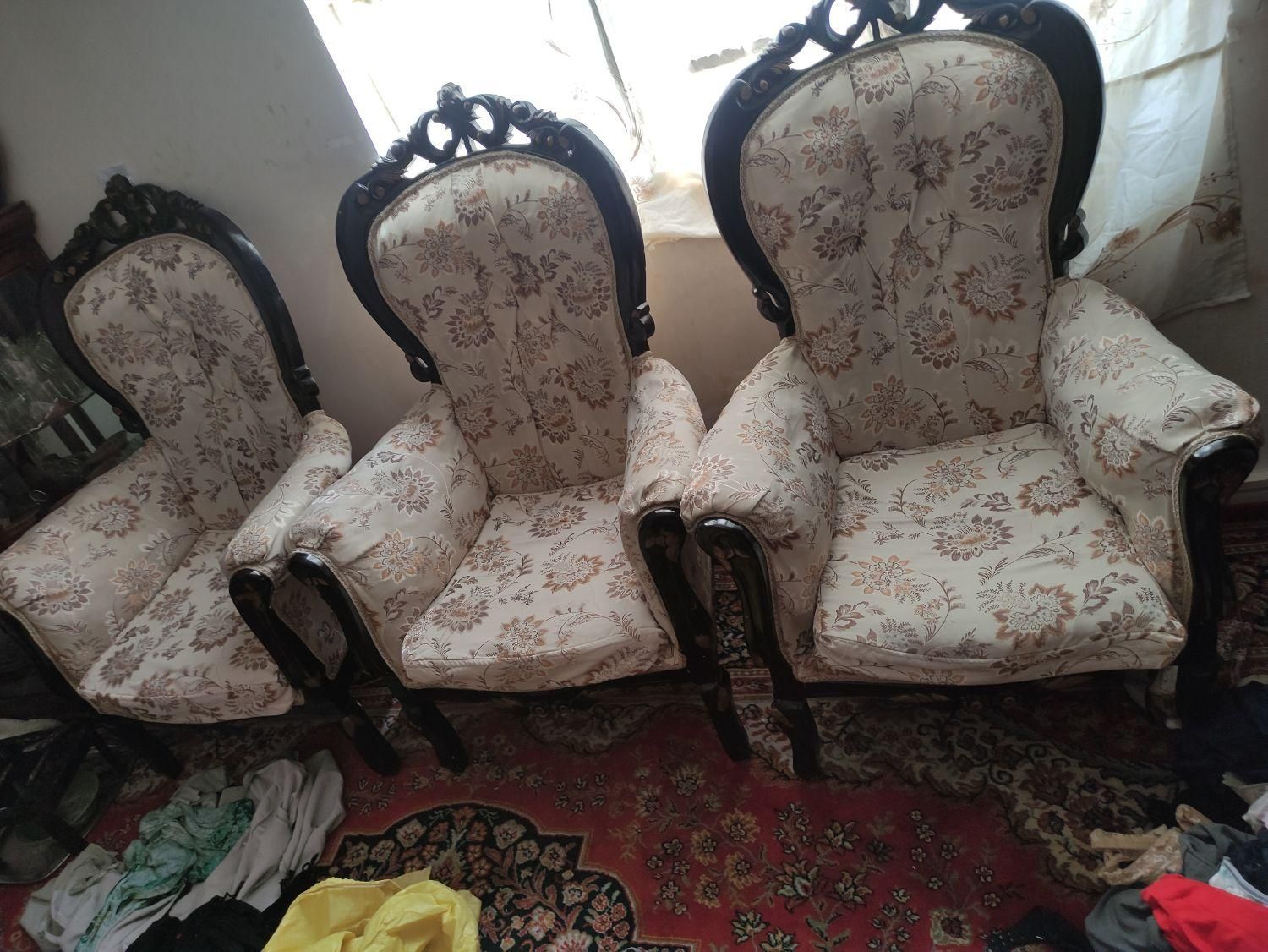 مبل۶ نفره در حد نو و بسیار سالم همراه با ۳تا عسلی|مبلمان خانگی و میز عسلی|آبعلی, |دیوار