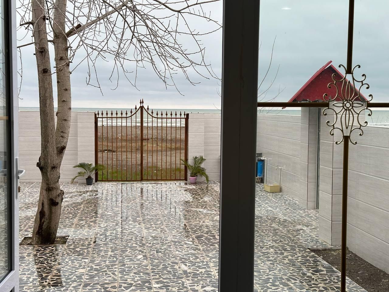 اجاره روزانه ویلاساحلی بر اول ویو دریا|اجارهٔ کوتاه‌مدت ویلا و باغ|بندر انزلی, دهکده ساحلی|دیوار