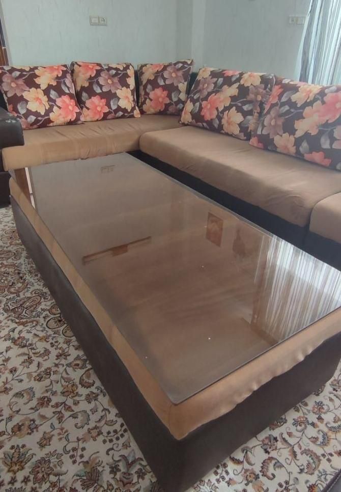 مبل ال ۹ نفره با میز و عسلی تمیز، قابل استفاده|مبلمان خانگی و میز عسلی|فولادشهر, مسکن مهر فولادشهر|دیوار